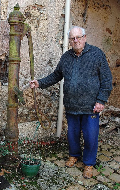 Monsieur Moyle Robinet , inventeur de la fameuse pompe qui porte son prénom et son nom