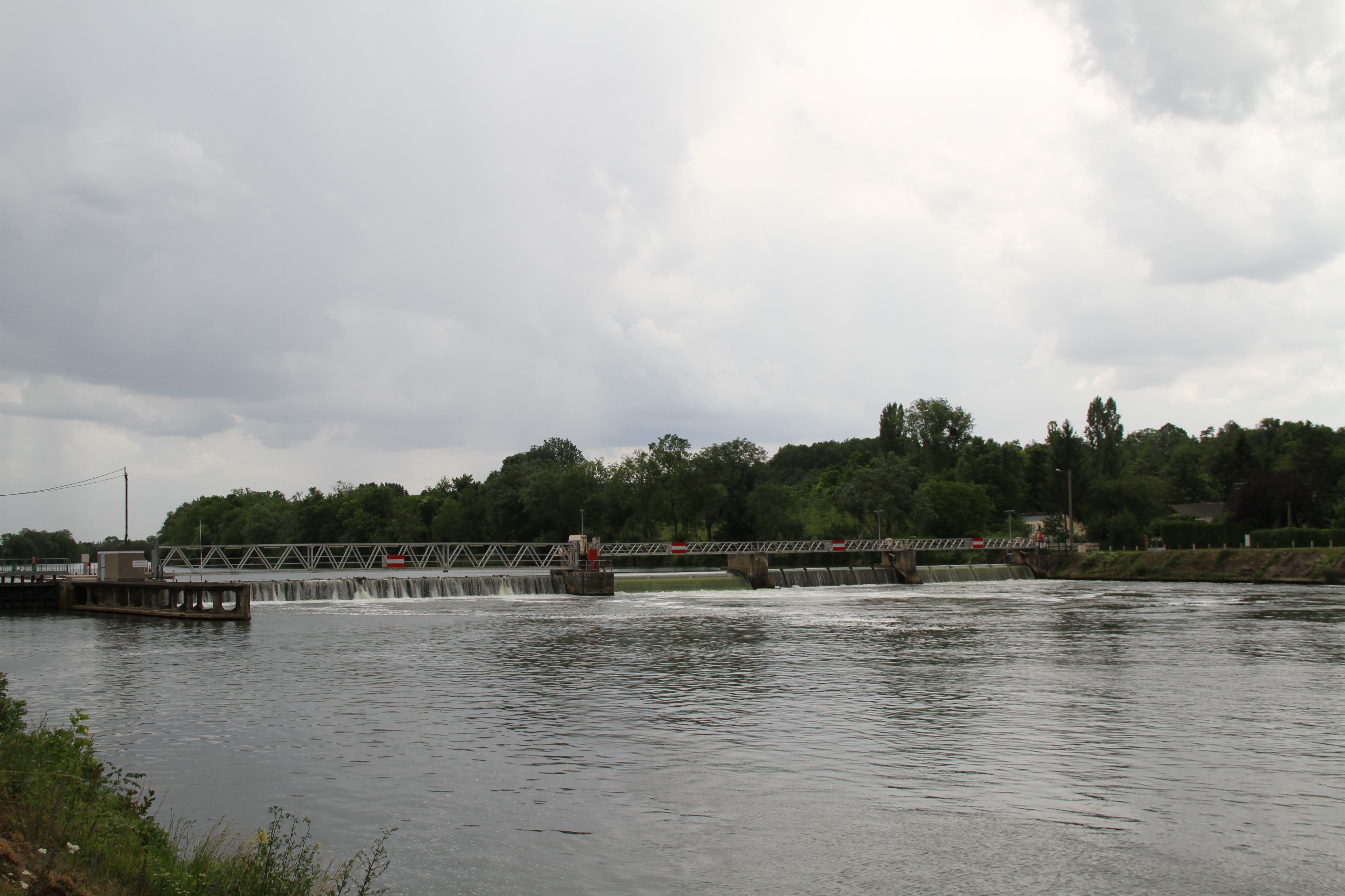 Barrage de Villeperrot