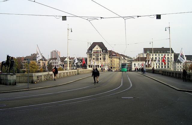 Mittlere Brücke über den Rhein in Basel