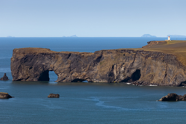 lighthouse_Dyrhólaey