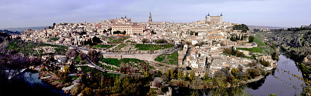 Toledo, ciudad imperial, en tres fotos fundidas