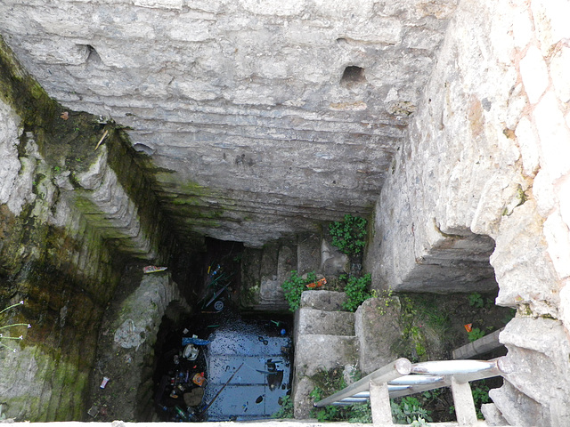 Ancienne cage d'escalier vers la citerne d'Aspar.