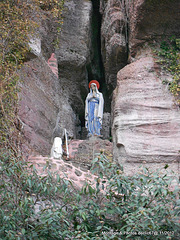 La grotte de la vierge au Mont Ste Odile 67 Alsace
