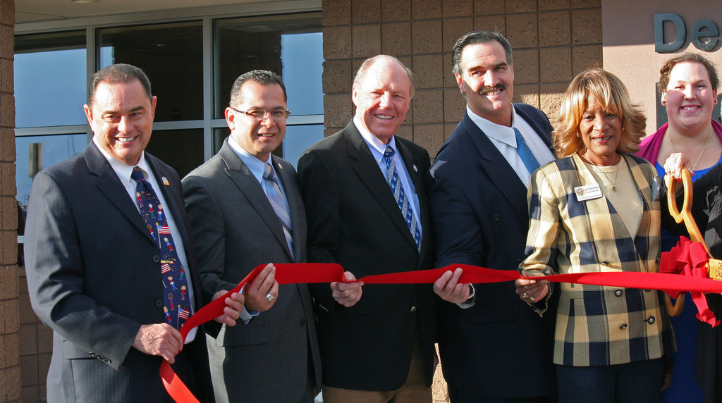 DHS Community Health & Wellness Center Ribboncutting (8740)