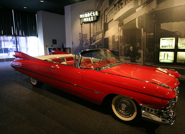 1959 Cadillac Series 62 Convertible - Petersen Automotive Museum (8027)