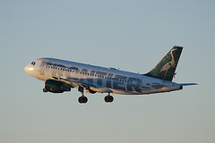 Frontier Airlines Airbus A319 N908FR