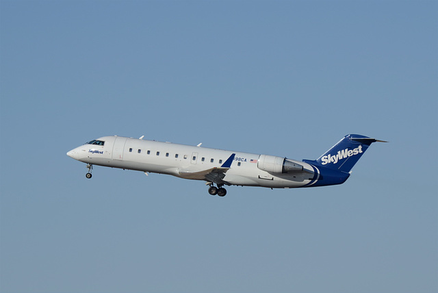 SkyWest Airlines Canadair CL-600 N498CA