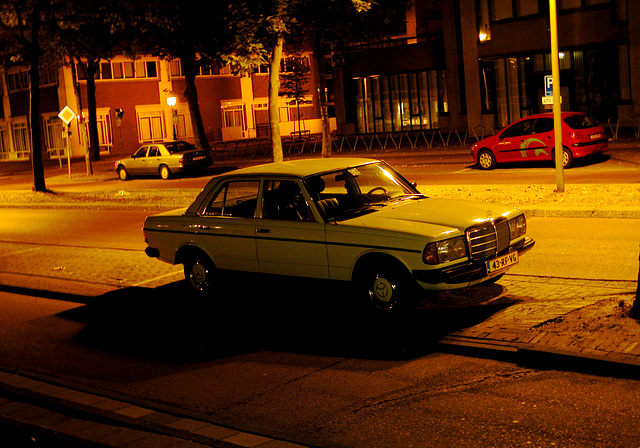 Night shot of my Blitzen Benz