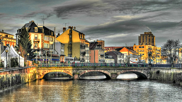 BELFORT: Le pont Carnot, la Savoureuse. 02