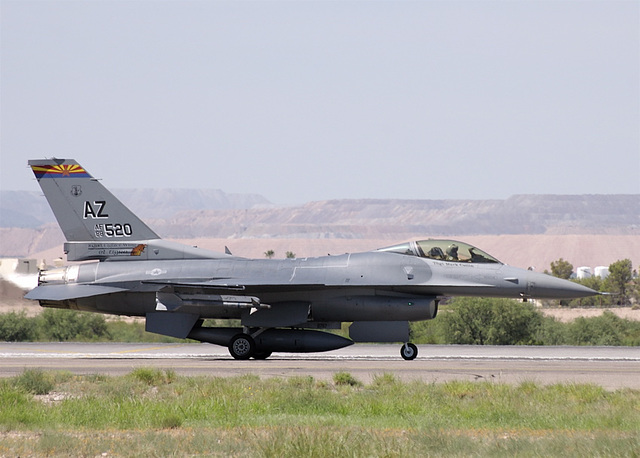 General Dynamics F-16C 88-0520 "El Tigre"