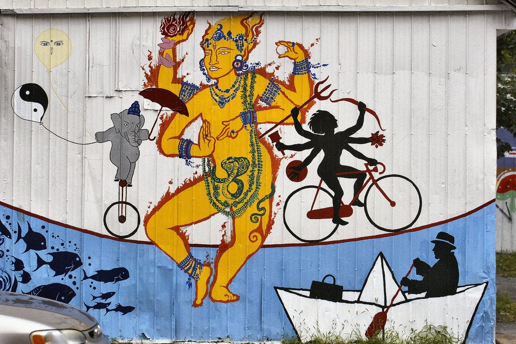 Shiva Dancing on the Shed – Coloniale Street and Mount Royal Avenue, Montréal, Québec