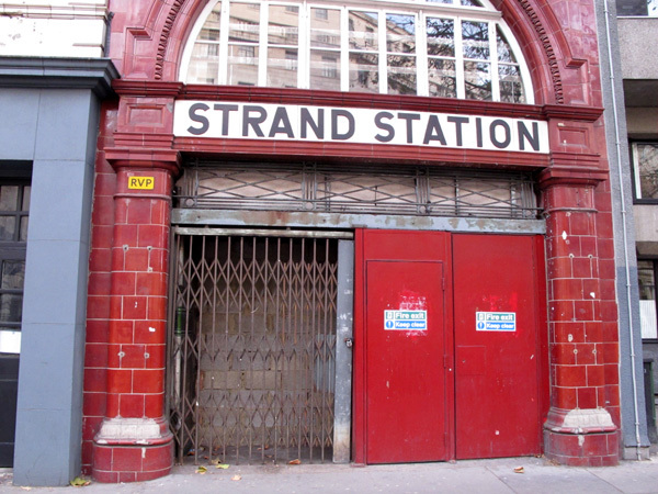 Strand entrance