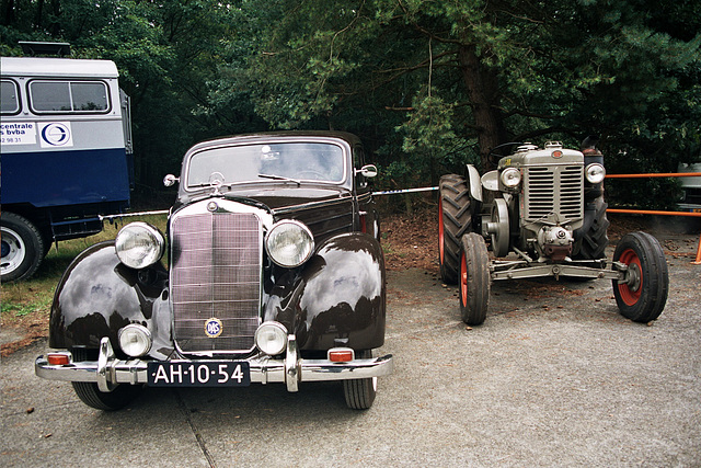 Visiting the Oldtimer Festival in Ravels, Belgium: 1952 Mercedes-Benz 170S and tractor