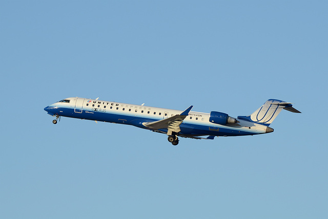 United Airlines Canadair CRJ-600 N754SK