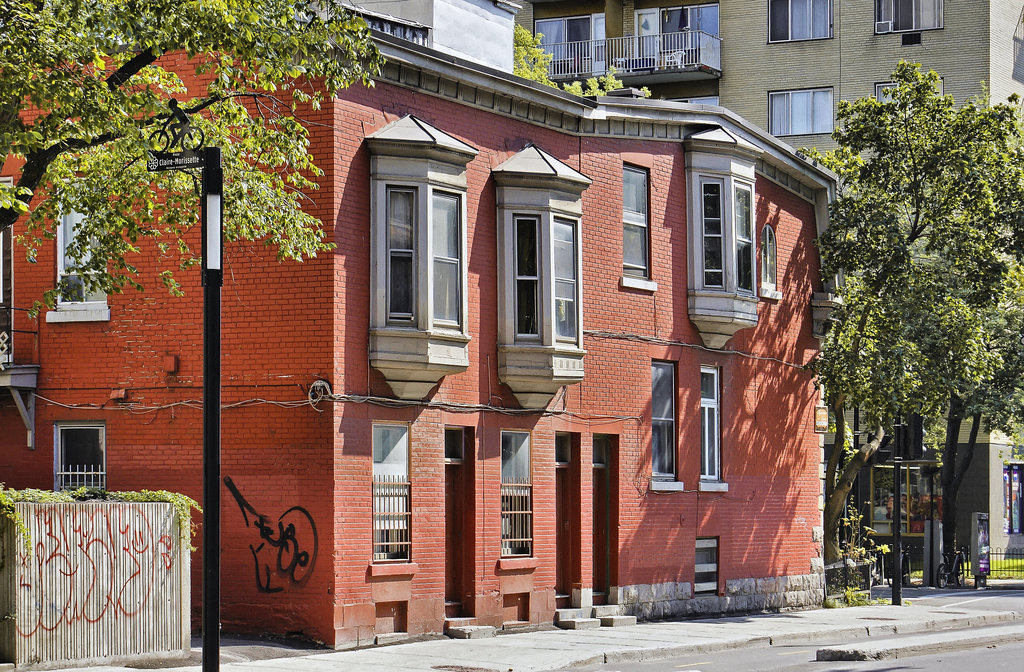 Three Bay Windows and a Bike Path – de Maisonneuve near Fort Street, Montréal, Québec