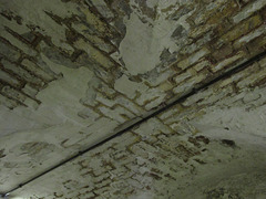 Tunnel roof