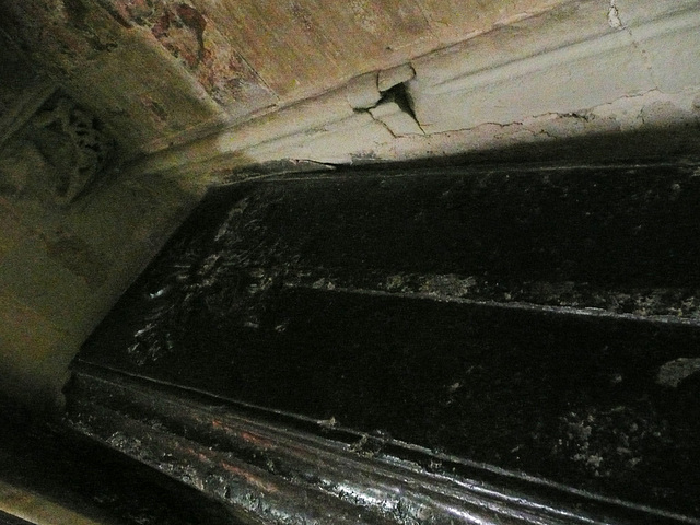 rochester cathedral tomb chest