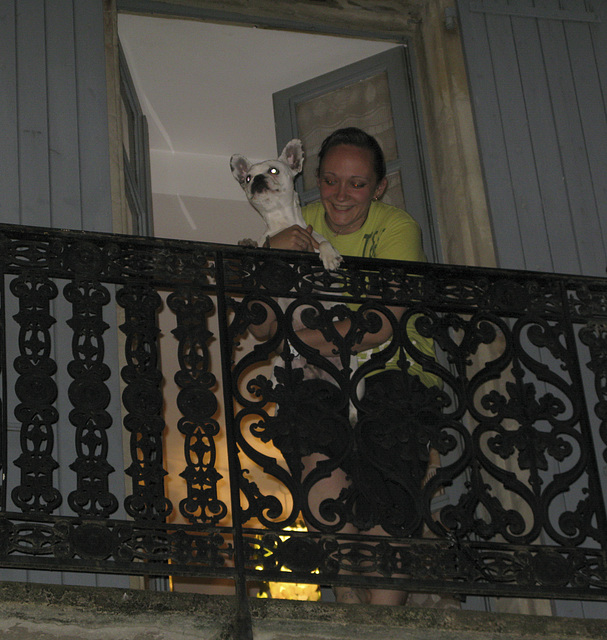 Zouzou au balcon