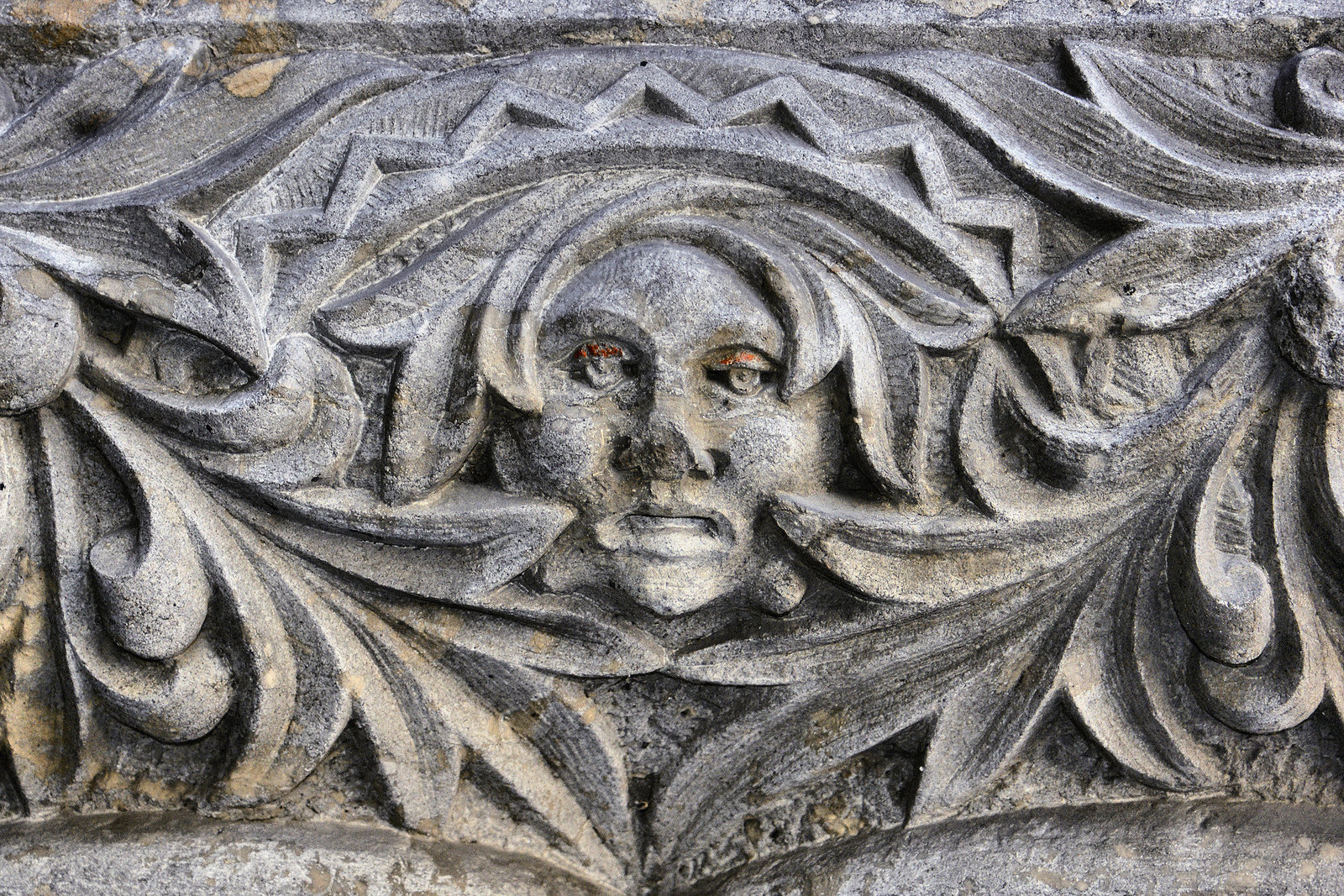 Eye Shadow – Windsor Station, Montréal, Québec