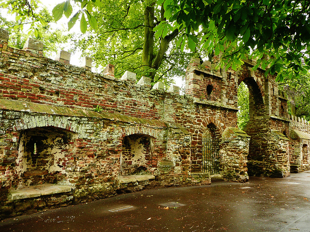 kings' lynn , west gate