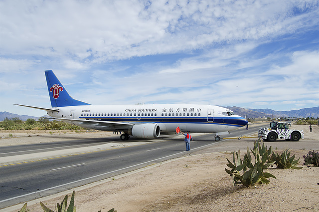 China Southern Airlines Boeing 737 B-2921 (N759BA)