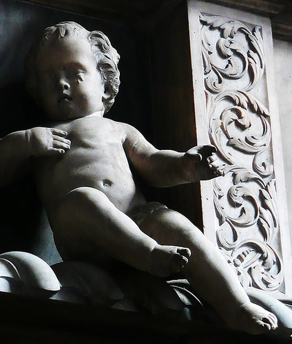 st.mary abchurch, london,crying cherub on tomb of sir patience ward of 1696, lord mayor in 1680