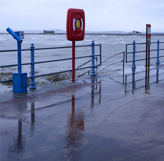 Oh we do love to be beside the seaside!