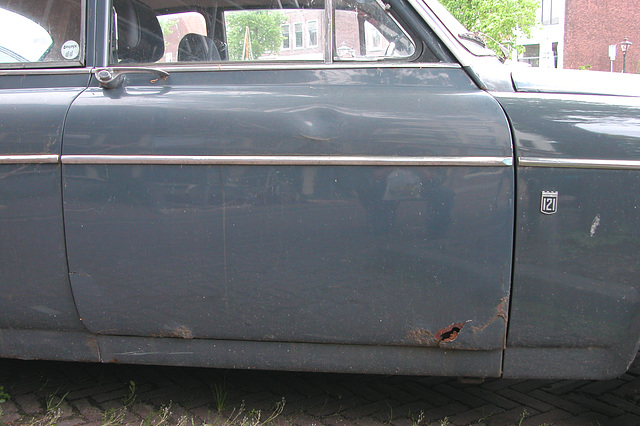 1965 Volvo 121 in my neighbourhood: happily rusting away