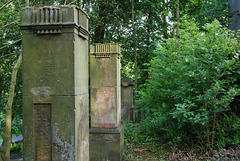 Pillars, Avenham Park