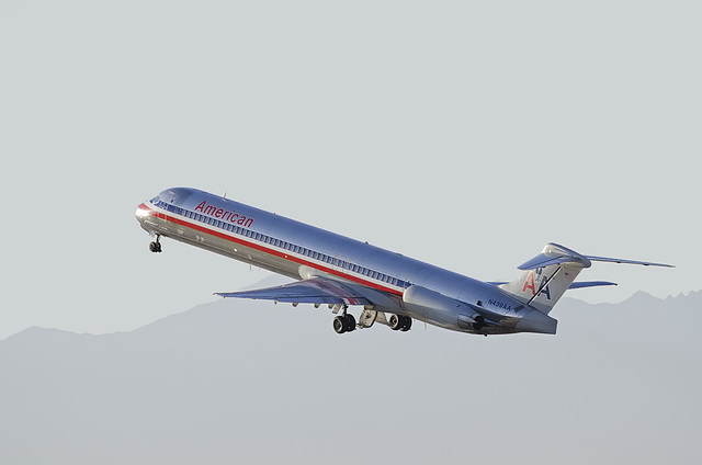 American Airlines McDonnell Douglas MD-83 N439AA