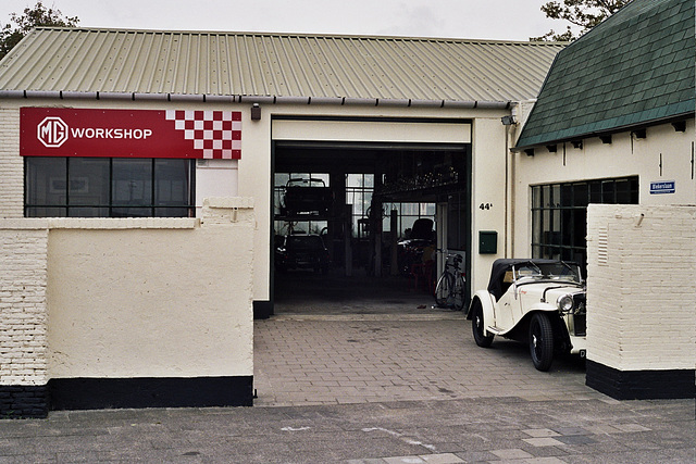 Car spotting: MG Garage
