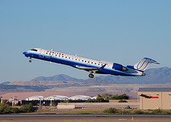 United Airlines Canadair CL-600 N728SK