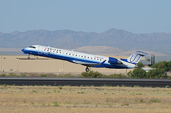 United Airlines Canadair CL-600 N32SK