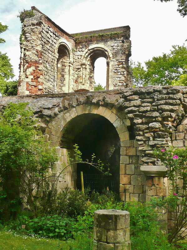 canterbury cathedral, c11 dormitory ruin