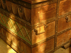 newport church, essex c13 chest
