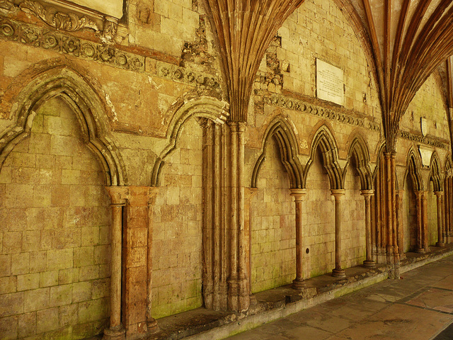 canterbury cathedral cloister