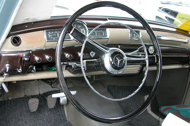 Mercs at the National Oldtimer Day: dashboard of a 1950s Mercedes-Benz 180 A