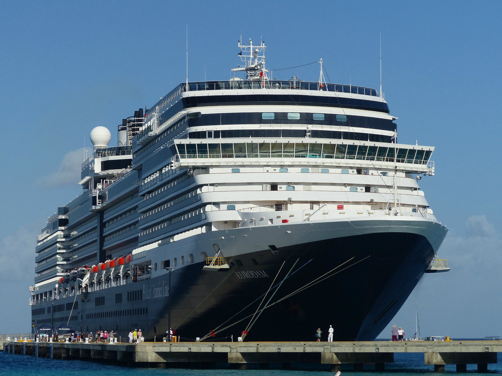 Eurodam at Grand Turk (4) - 28 January 2014