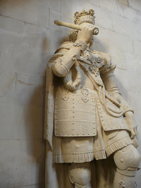guildhall chapel statues, london