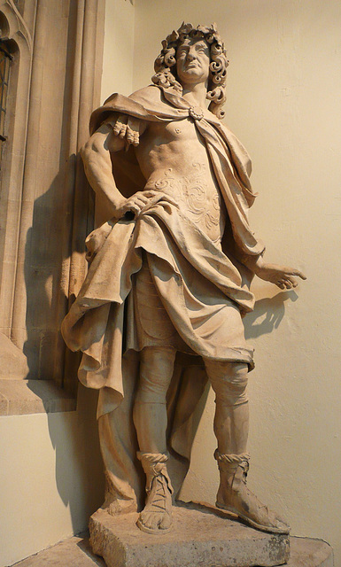 statue at guildhall, london