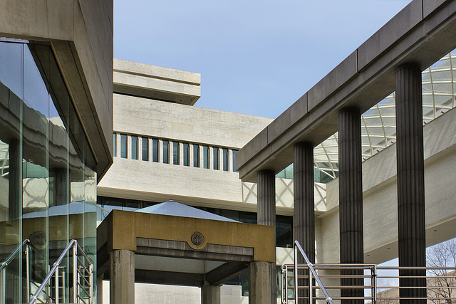 Main entrance to the Embassy of Canada – 501 Pennsylvania Avenue NW, Washington, DC