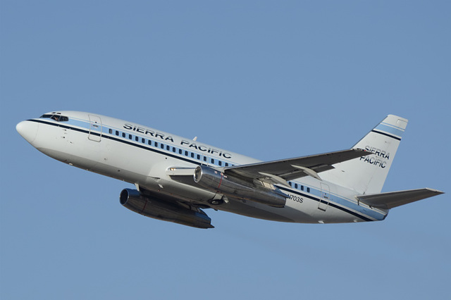 Sierra Pacific Airlines Boeing 737 N703S