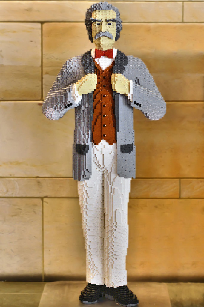 Mark Twain in LEGO – Hartford, Connecticut