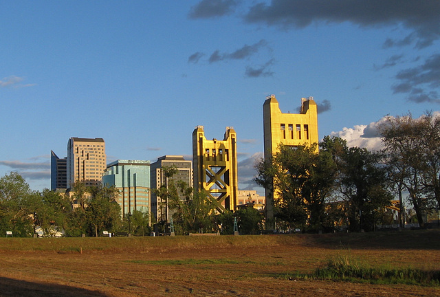 Sacramento Tower Bridge (2085)