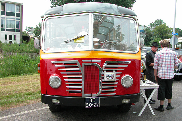 Heavy vehicles at the National Oldtimerday: 1958 Berna 2 UPR 2H Autobus