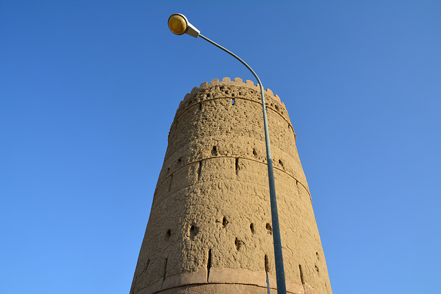 Oman 2013 – Tower of Al Araqi fort