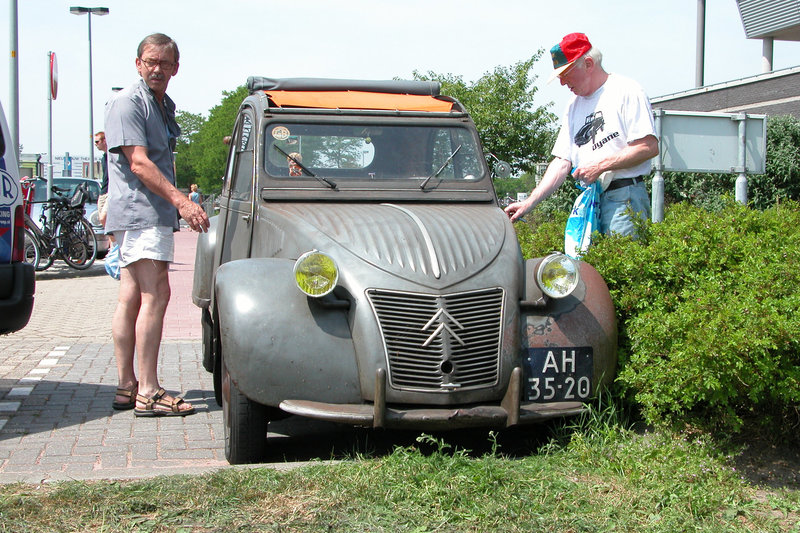 National Oldtimer Day in the Netherlands: 1959 Citroën 2CV