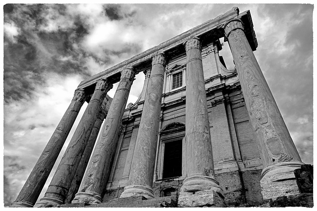 Rome Honeymoon Fuji XE-1 Palatine Hill 26 Temple of Antoninius and Faustina mono
