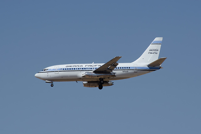 Sierra Pacific Airlines Boeing 737 N703S