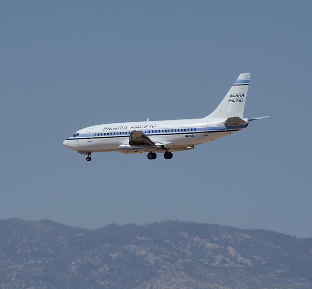 Sierra Pacific Airlines Boeing 737 N703S